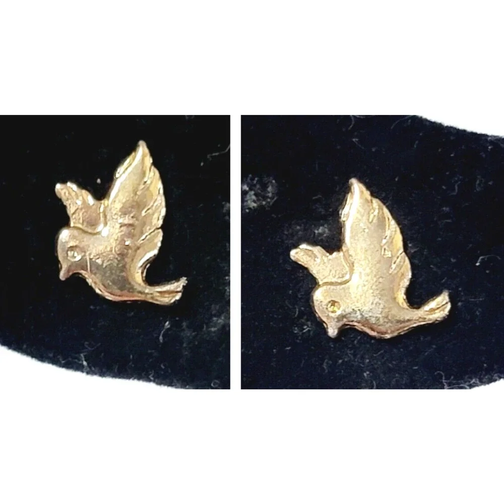 Small Bird Pierced Earrings,‎ Gold-tone, Posts, Doves 1/2” Dainty gp-68